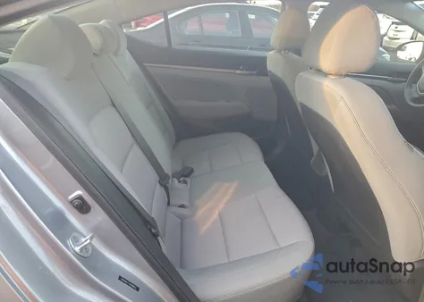 2017 Hyundai Elantra Se z USA, uszkodzony, nr VIN 5NPD84LF7HH088853